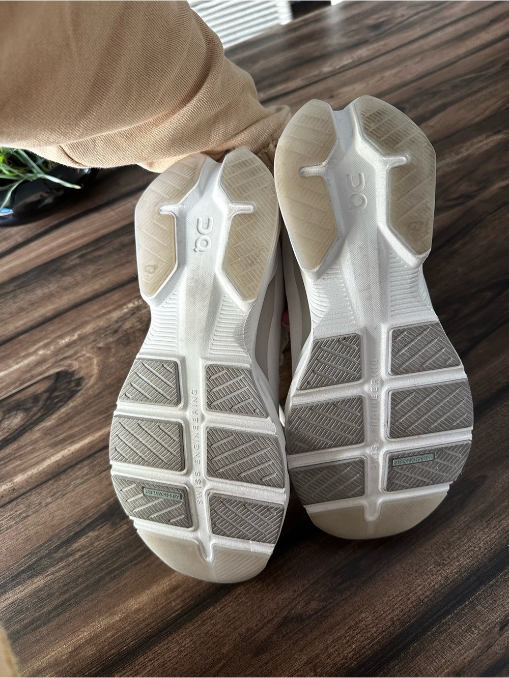 On Running All-White Women’s Athletic Running Shoes - Picture 6 of 7
